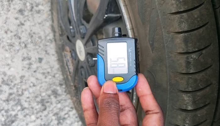 2018 Tata Tiago XT PETROL, Petrol, Manual, 80,210 km, tyre