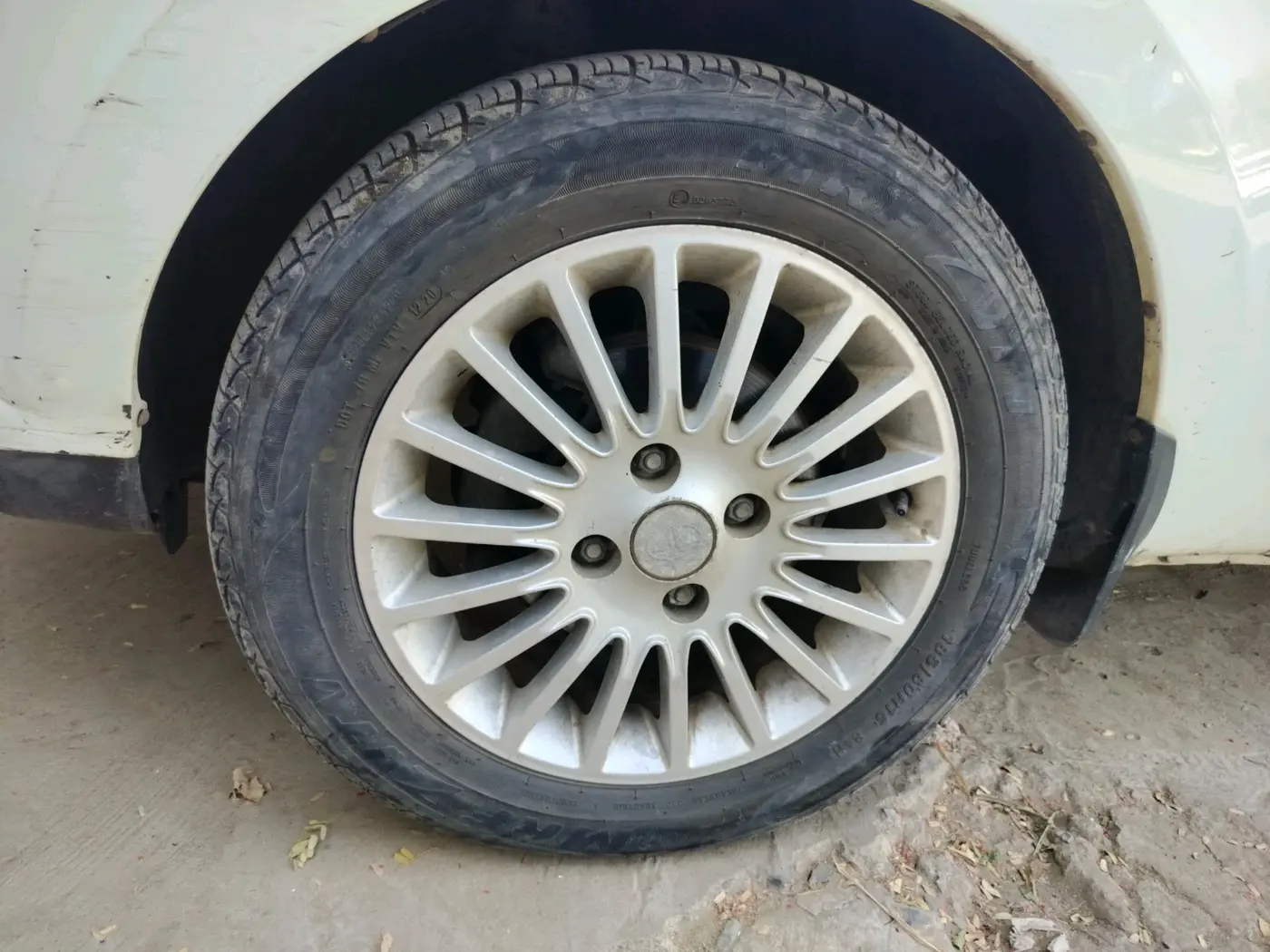 2014 Tata Zest XMS PETROL, Petrol, Manual, 55,561 km, tyre
