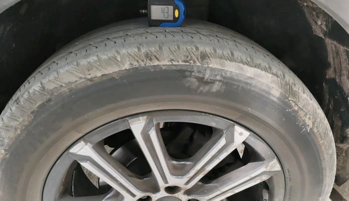 2022 Mahindra XUV700 AX 7 LUXURY D AT 7 STR, Diesel, Automatic, 1,06,124 km, tyre