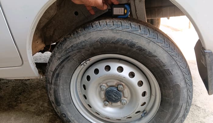 2023 Maruti Eeco 5 STR AC CNG, CNG, Manual, 1,87,272 km, tyre
