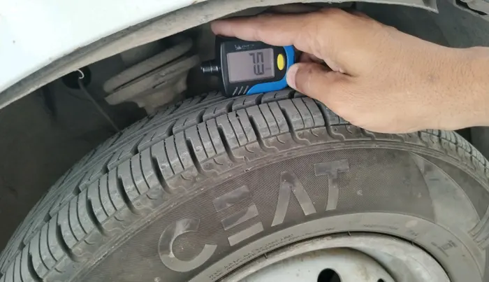 2010 Maruti Wagon R 1.0 LXI, CNG, Manual, 1,15,055 km, tyre