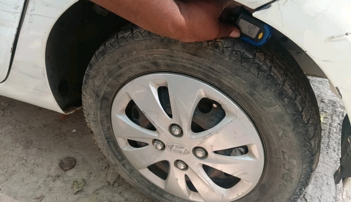 2011 Hyundai i10 MAGNA 1.1, Petrol, Manual, 83,725 km, tyre