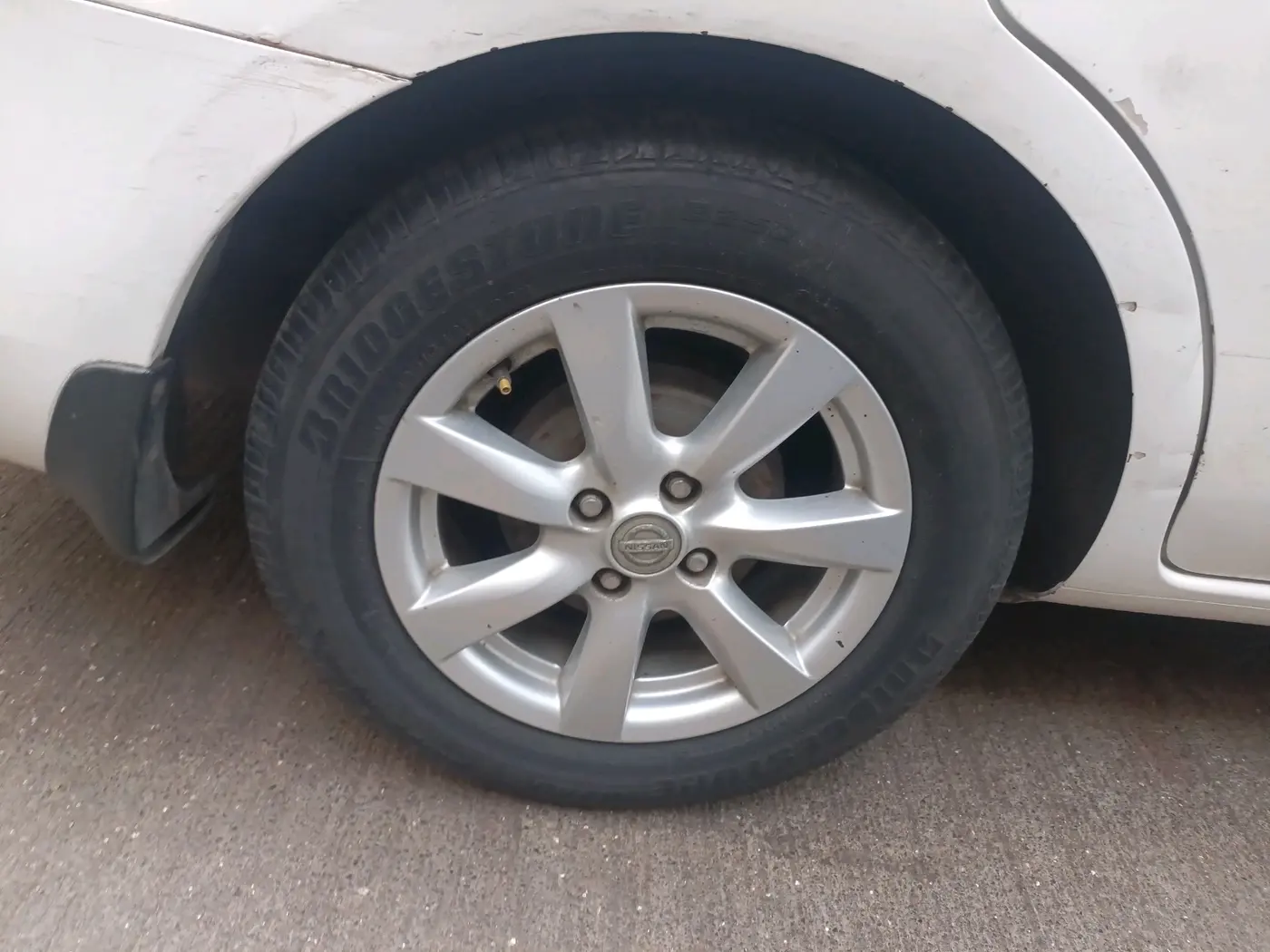 2015 Nissan Sunny XV PETROL, CNG, Manual, 52,545 km, tyre