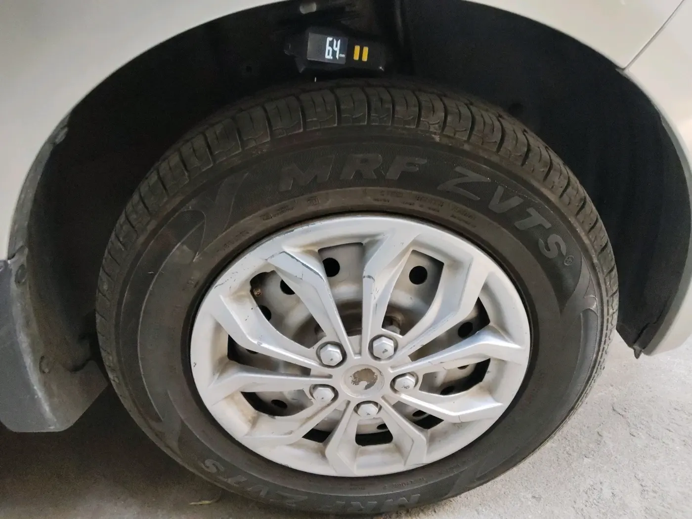 2019 Maruti New Wagon-R LXI CNG (O) 1.0, CNG, Manual, 64,723 km, tyre