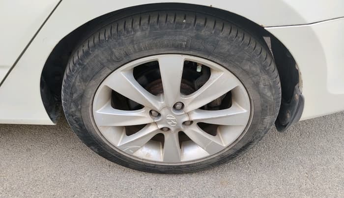 2012 Hyundai Verna FLUIDIC 1.6 VTVT SX OPT, Petrol, Manual, 1,00,866 km, tyre