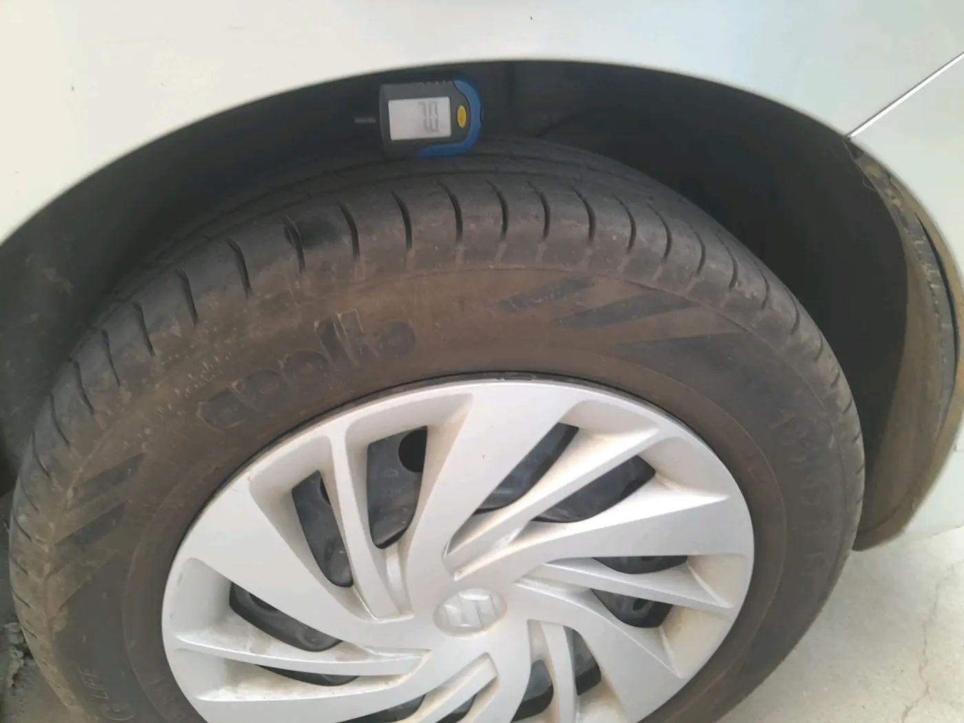 2021 Maruti Ertiga VXI CNG, CNG, Manual, 1,09,078 km, tyre