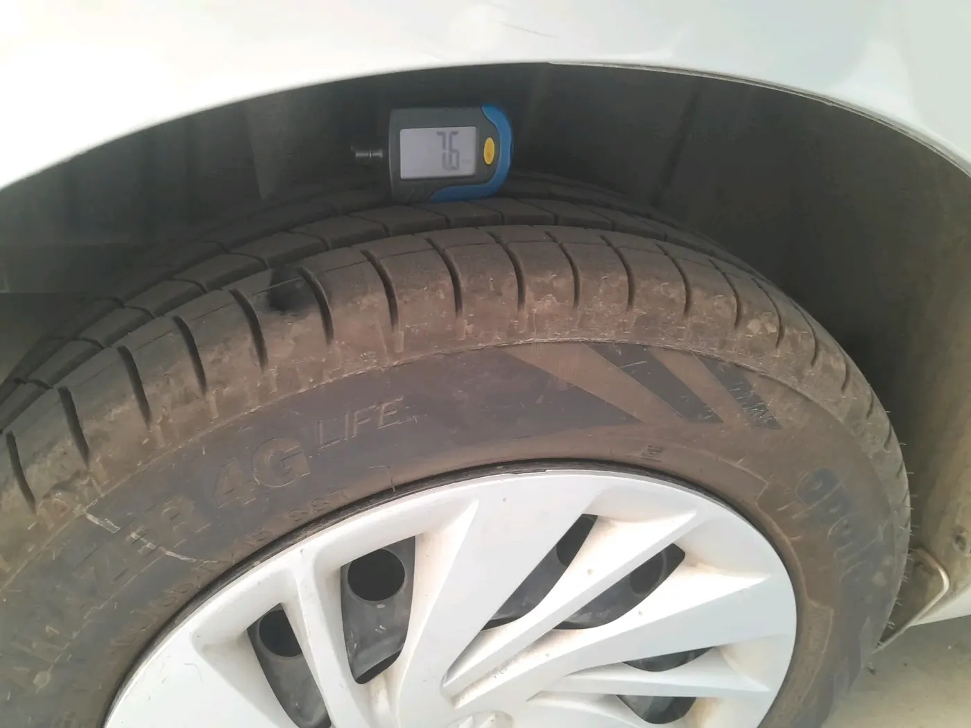 2021 Maruti Ertiga VXI CNG, CNG, Manual, 1,09,078 km, tyre