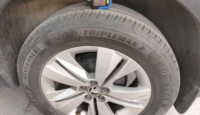 2021 Skoda KUSHAQ AMBITION 1.0L TSI AT, Petrol, Automatic, 53,078 km, tyre