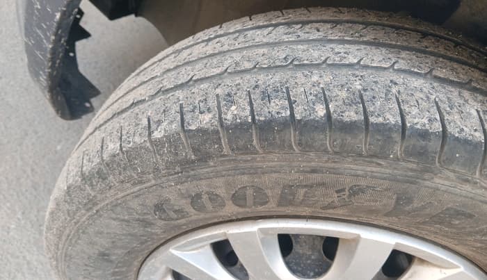 2011 Hyundai i20 MAGNA 1.2, Petrol, Manual, 80,199 km, tyre