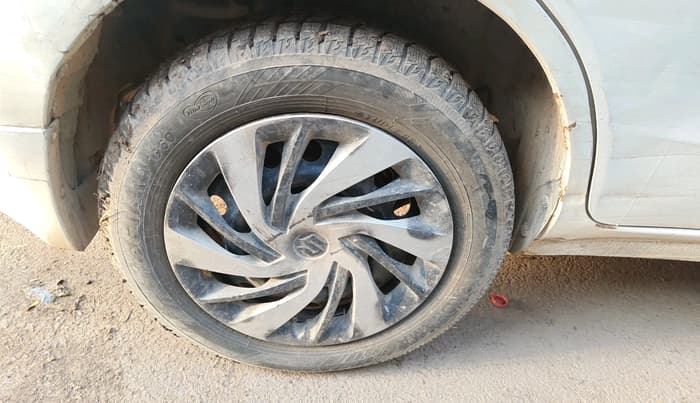 2016 Maruti Ertiga VXI, CNG, Manual, 56,604 km, tyre