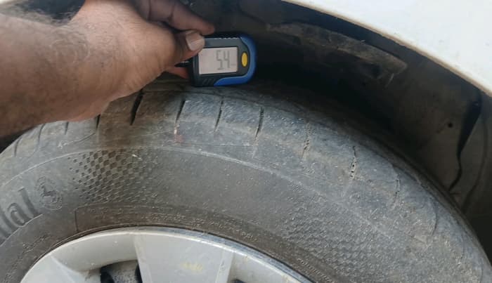 2011 Maruti SX4 VXI CNG, CNG, Manual, 58,226 km, tyre