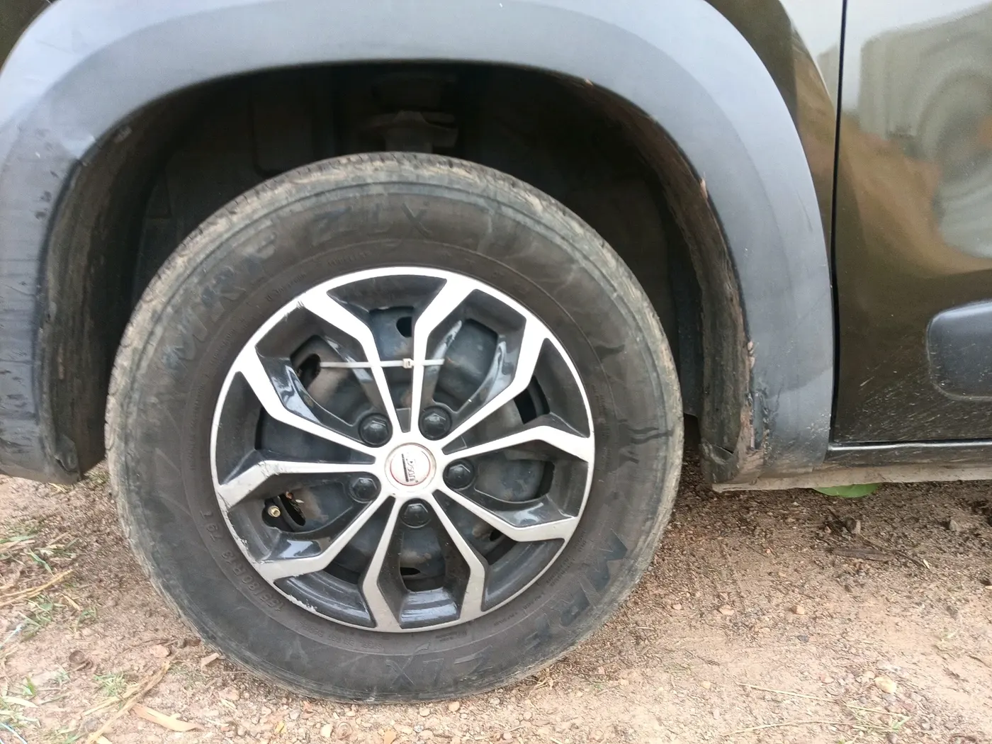 2016 Renault Kwid RXL, Petrol, Manual, 85,075 km, tyre