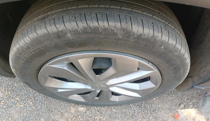 2023 Maruti FRONX DELTA CNG 1.2 MT, CNG, Manual, 28,967 km, tyre