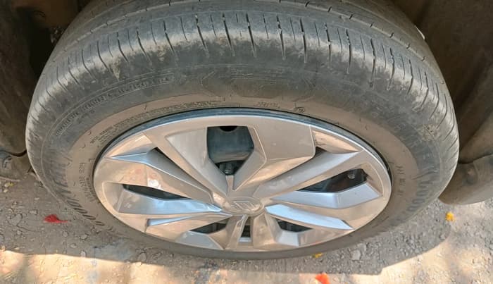 2023 Maruti FRONX DELTA CNG 1.2 MT, CNG, Manual, 28,967 km, tyre