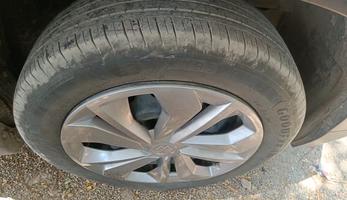 2023 Maruti FRONX DELTA CNG 1.2 MT, CNG, Manual, 28,967 km, tyre