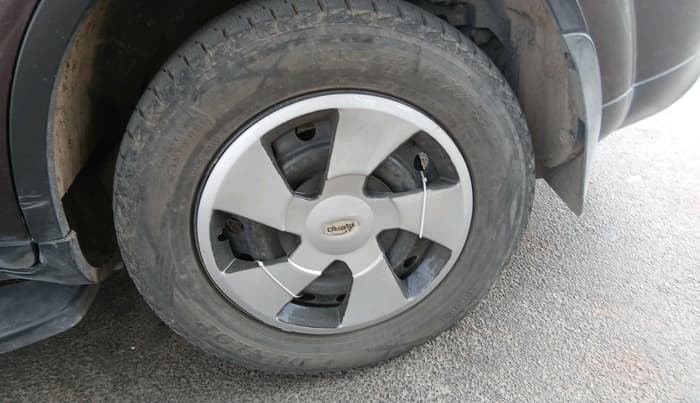 2017 Mahindra XUV500 W6, Diesel, Manual, 1,25,319 km, tyre
