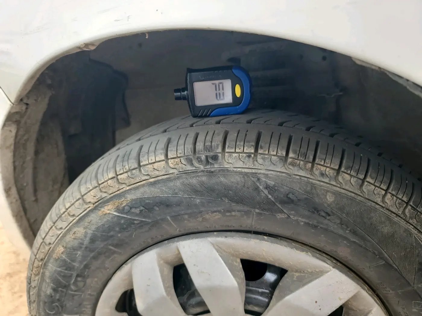 2017 Maruti Alto 800 LXI, CNG, Manual, 83,972 km, tyre