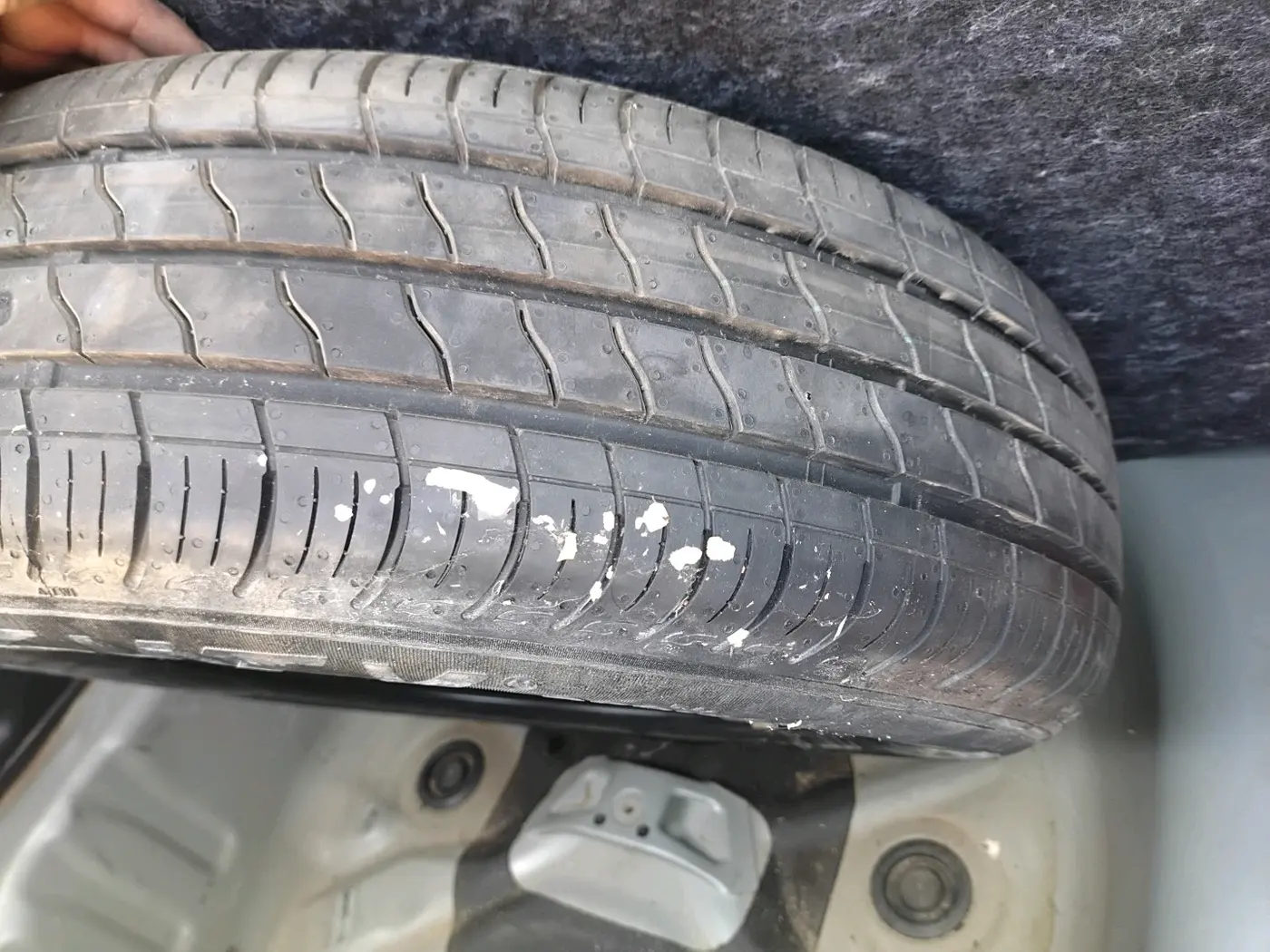 2020 Toyota Glanza G, Petrol, Manual, 96,046 km, tyre