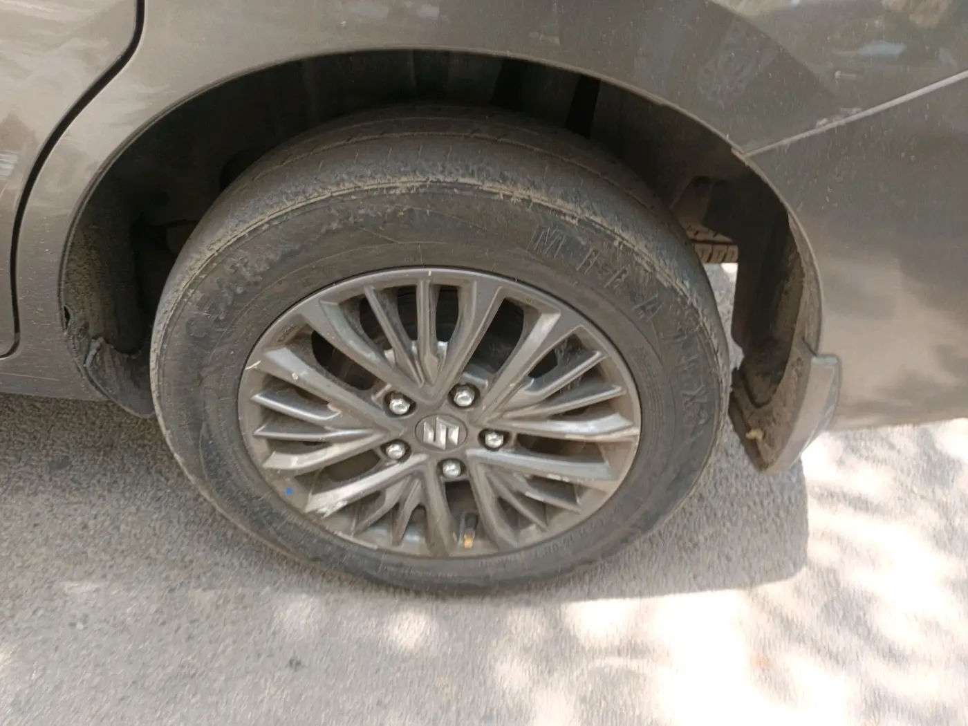 2020 Maruti Ertiga ZXI+ SHVS, Petrol, Manual, 80,421 km, tyre