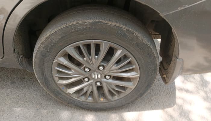 2020 Maruti Ertiga ZXI+ SHVS, Petrol, Manual, 80,421 km, tyre