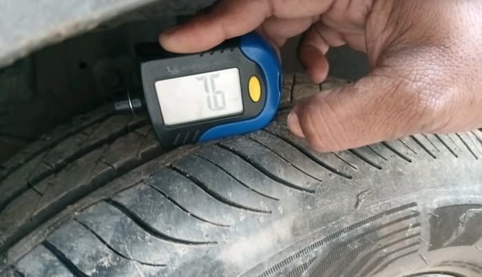 2019 Maruti Ertiga ZXI+ SHVS, Petrol, Manual, 82,107 km, tyre
