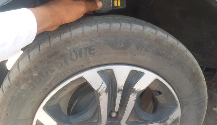 2022 Tata Tiago XT CNG, CNG, Manual, 86,075 km, tyre