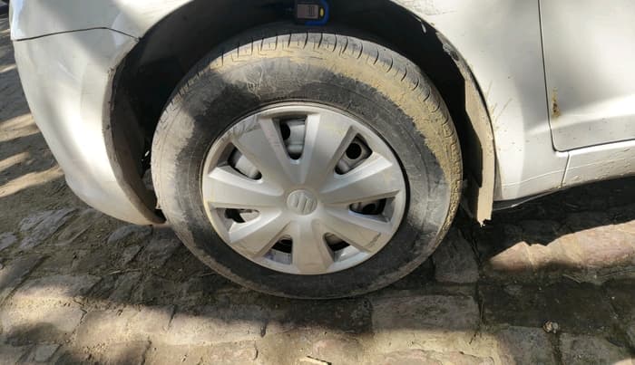 2012 Maruti Swift Dzire TOUR PETROL, CNG, Manual, 49,411 km, tyre