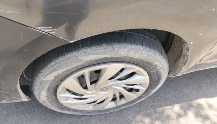 2017 Maruti Ertiga VXI CNG, CNG, Manual, 1,19,696 km, tyre
