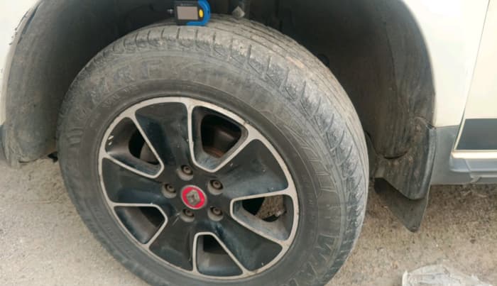 2018 Renault Duster RXS CVT, Petrol, Automatic, 1,14,258 km, tyre