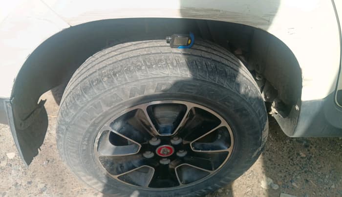 2018 Renault Duster RXS CVT, Petrol, Automatic, 1,14,258 km, tyre