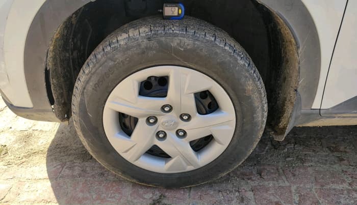 2020 Hyundai VENUE S 1.2, Petrol, Manual, 60,089 km, tyre
