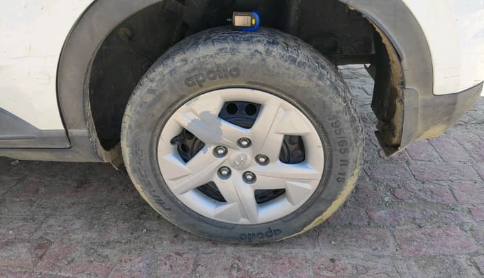 2020 Hyundai VENUE S 1.2, Petrol, Manual, 60,089 km, tyre