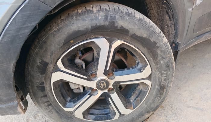 2021 Tata NEXON XM SUNROOF PETROL, Petrol, Manual, 32,302 km, tyre