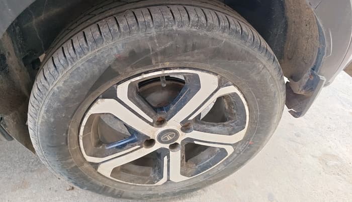 2021 Tata NEXON XM SUNROOF PETROL, Petrol, Manual, 32,302 km, tyre