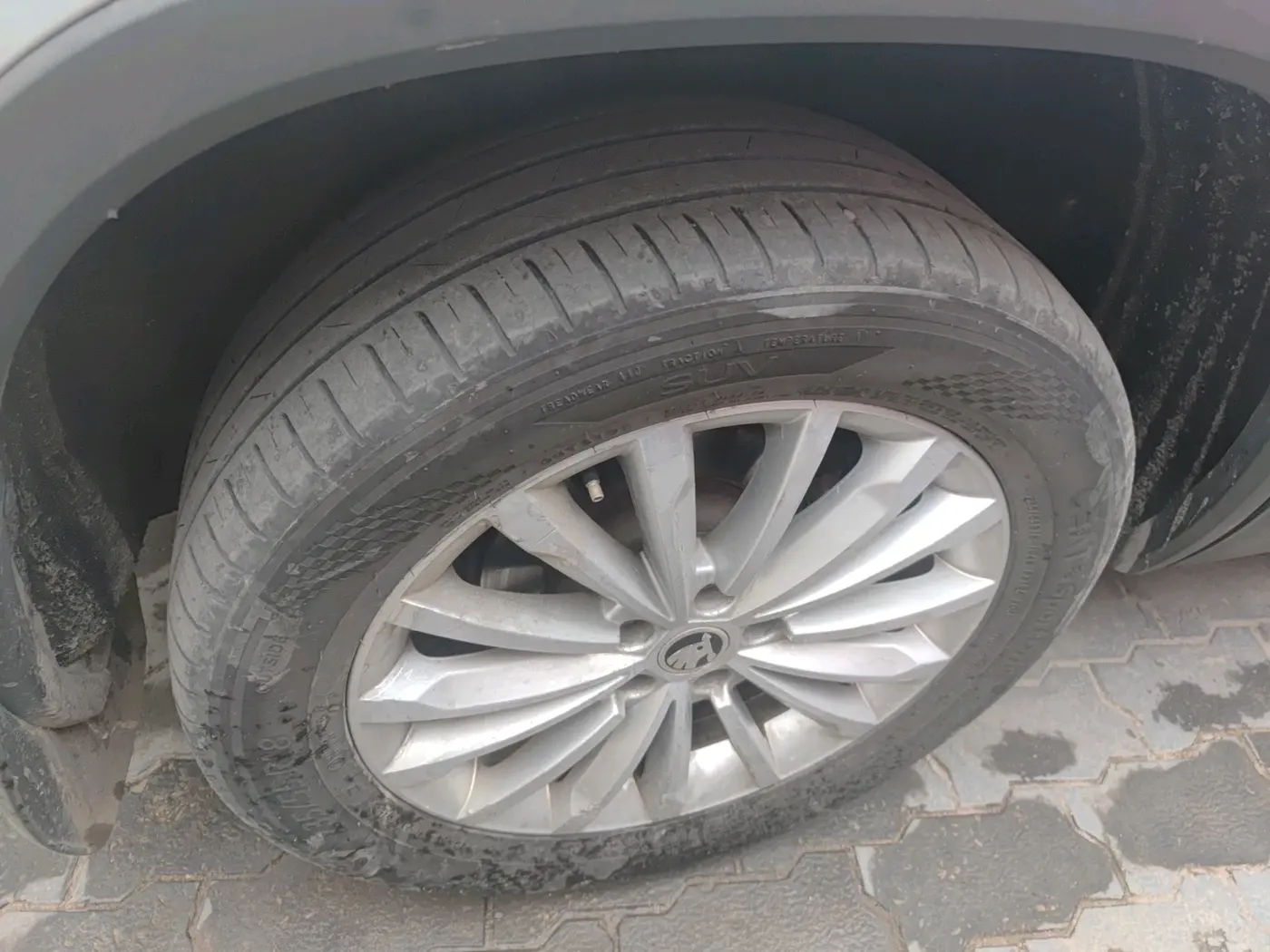 2018 Skoda Kodiaq STYLE 2.0 TDI 4X4 AT, Diesel, Automatic, 1,63,635 km, tyre