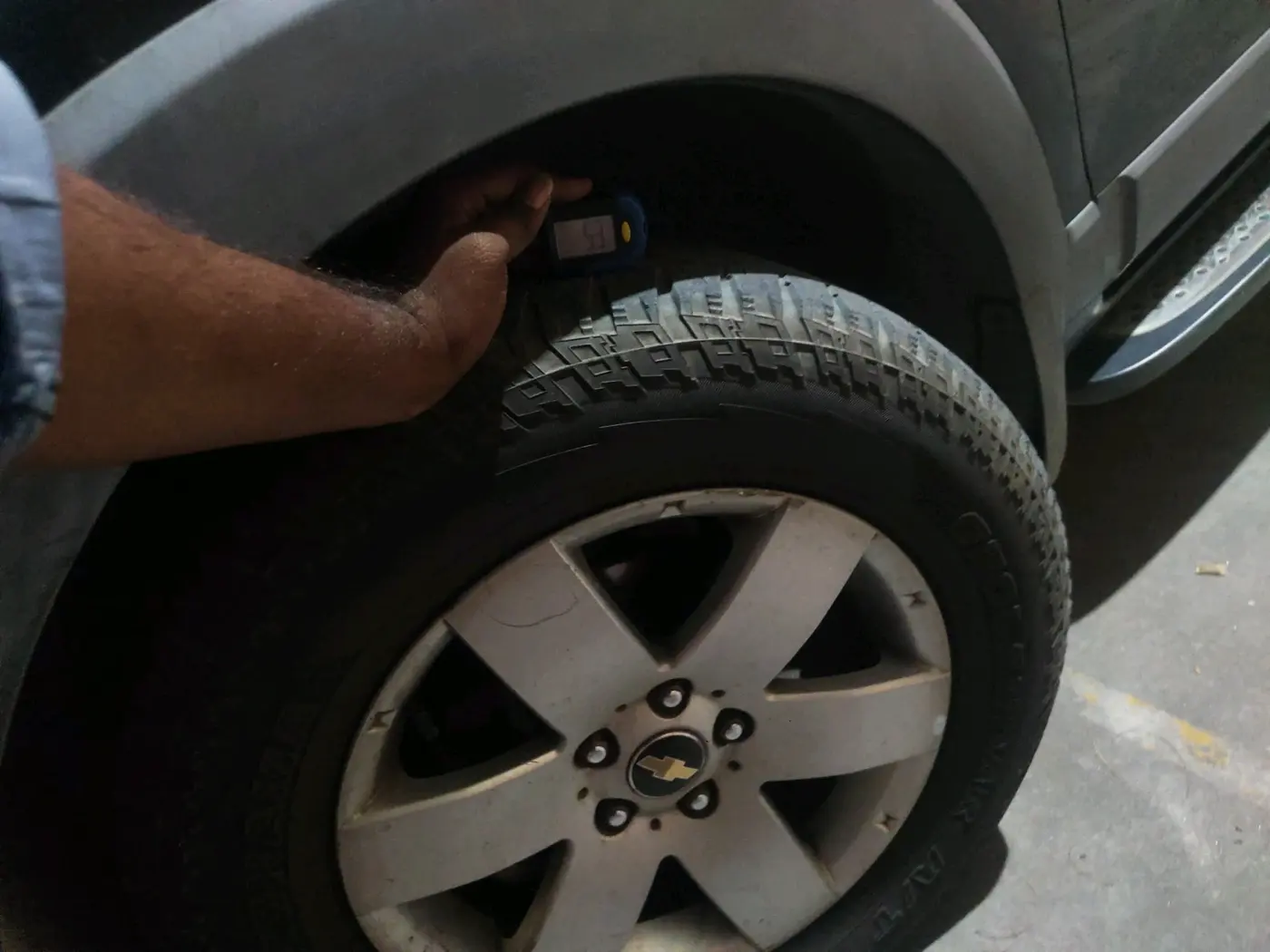 2010 Chevrolet Captiva LTZ AWD AT, Diesel, Automatic, 1,18,715 km, tyre