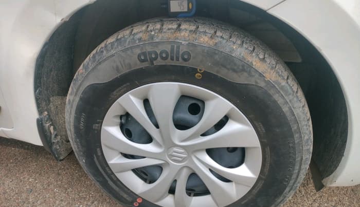 2021 Maruti Swift VXI, Petrol, Manual, 26,752 km, tyre