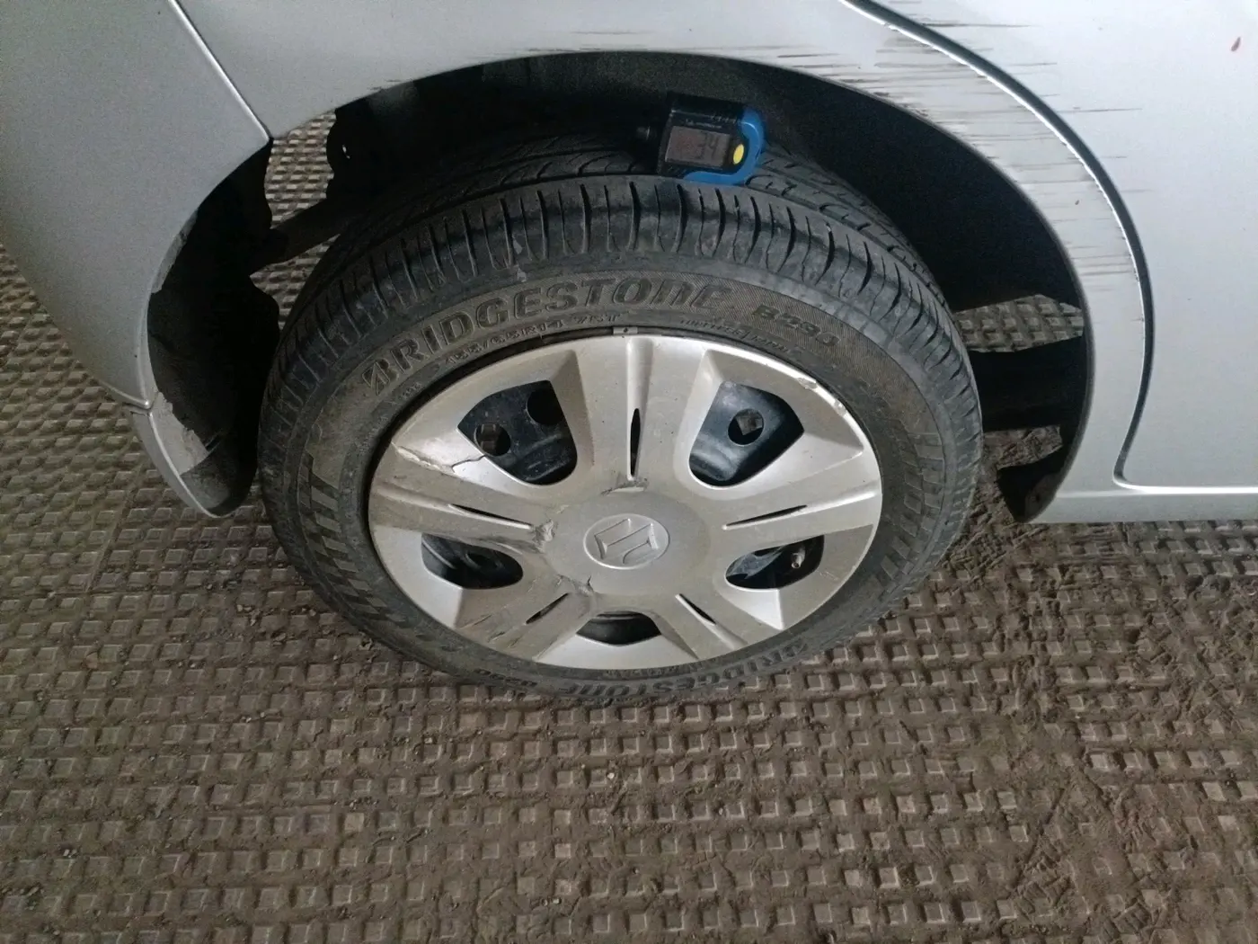 2013 Maruti Wagon R 1.0 VXI, Petrol, Manual, 74,408 km, tyre