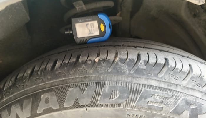 2022 Maruti XL6 ALPHA AT, Petrol, Automatic, 43,629 km, tyre