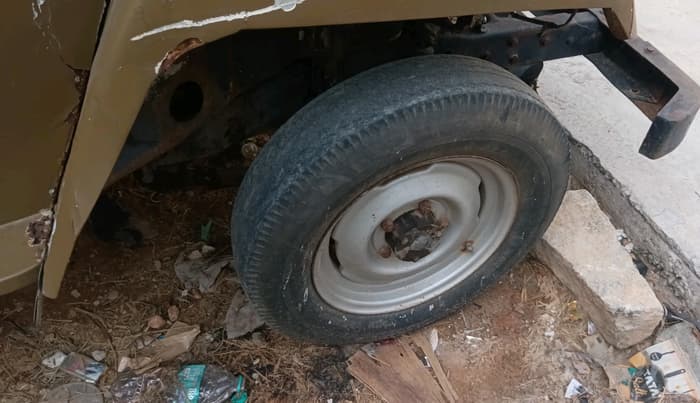1999 Mahindra JEEP 4*2, Diesel, Manual, 38,250 km, tyre