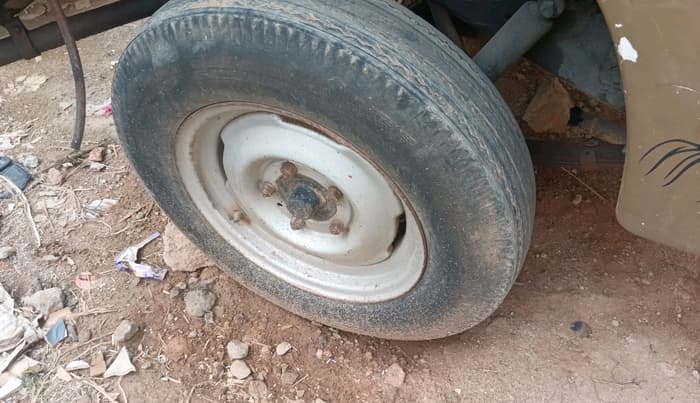 1999 Mahindra JEEP 4*2, Diesel, Manual, 38,250 km, tyre
