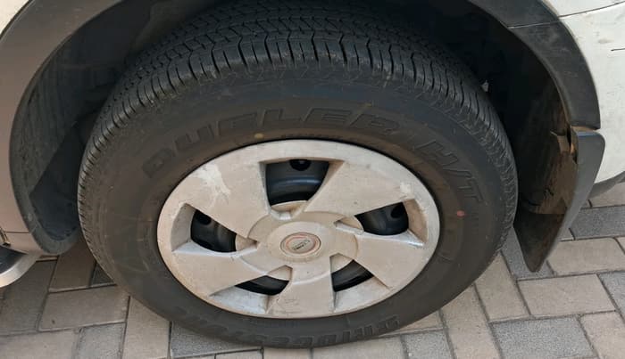 2016 Mahindra XUV500 W6, Diesel, Manual, 1,38,325 km, tyre