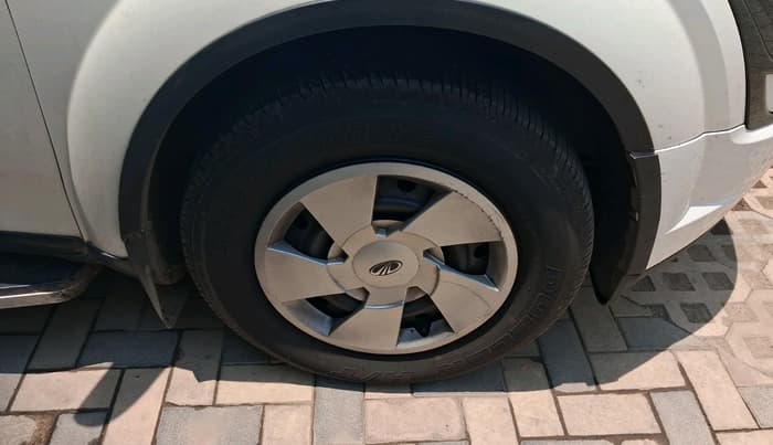 2016 Mahindra XUV500 W6, Diesel, Manual, 1,38,325 km, tyre