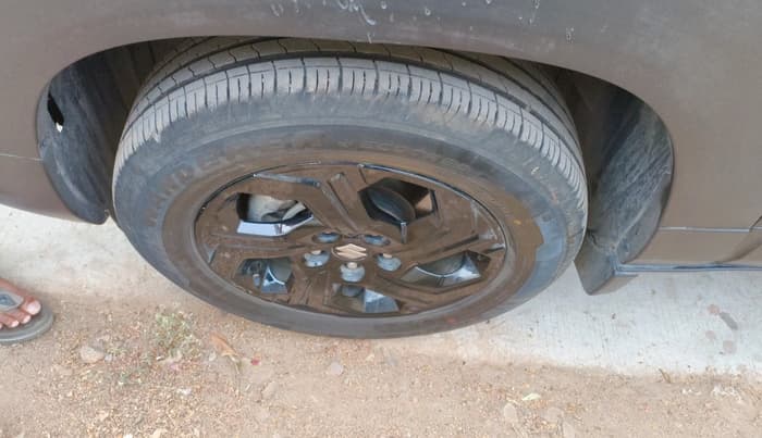 2024 Maruti BREZZA ZXI SMART HYBRID , Petrol, Manual, 30,010 km, tyre