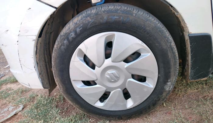 2014 Maruti Celerio VXI, CNG, Manual, 1,04,660 km, tyre