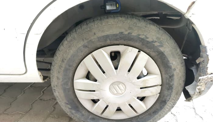 2015 Maruti Alto 800 LXI, CNG, Manual, 94,271 km, tyre