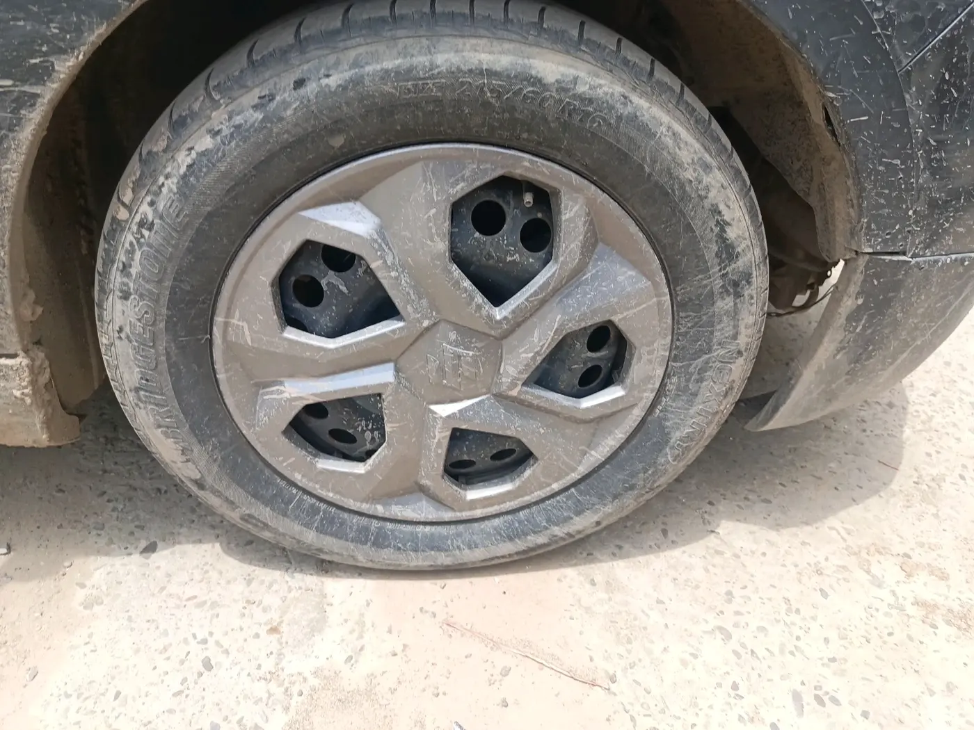 2015 Maruti S Cross DELTA 1.3, Diesel, Manual, 1,94,983 km, tyre