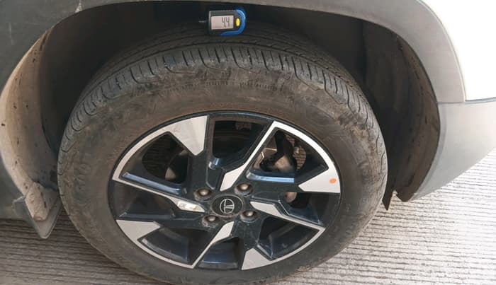 2024 Tata PUNCH ACCOMPLISHED DAZZLE SUNROOF CNG MT, CNG, Manual, 21,308 km, tyre