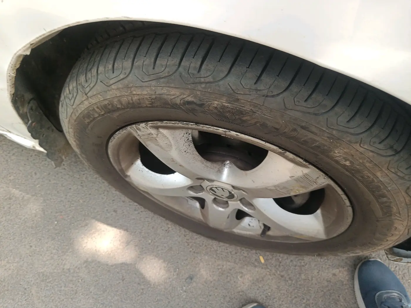 2014 Skoda Rapid AMBITION 1.5 TDI, Diesel, Manual, 1,15,326 km, tyre