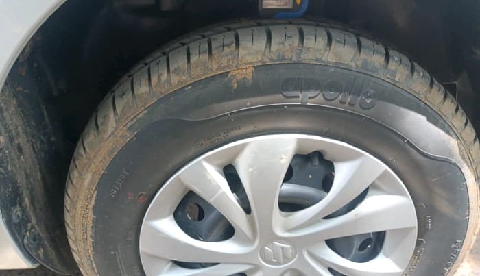 2021 Maruti Swift VXI, Petrol, Manual, 28,962 km, tyre